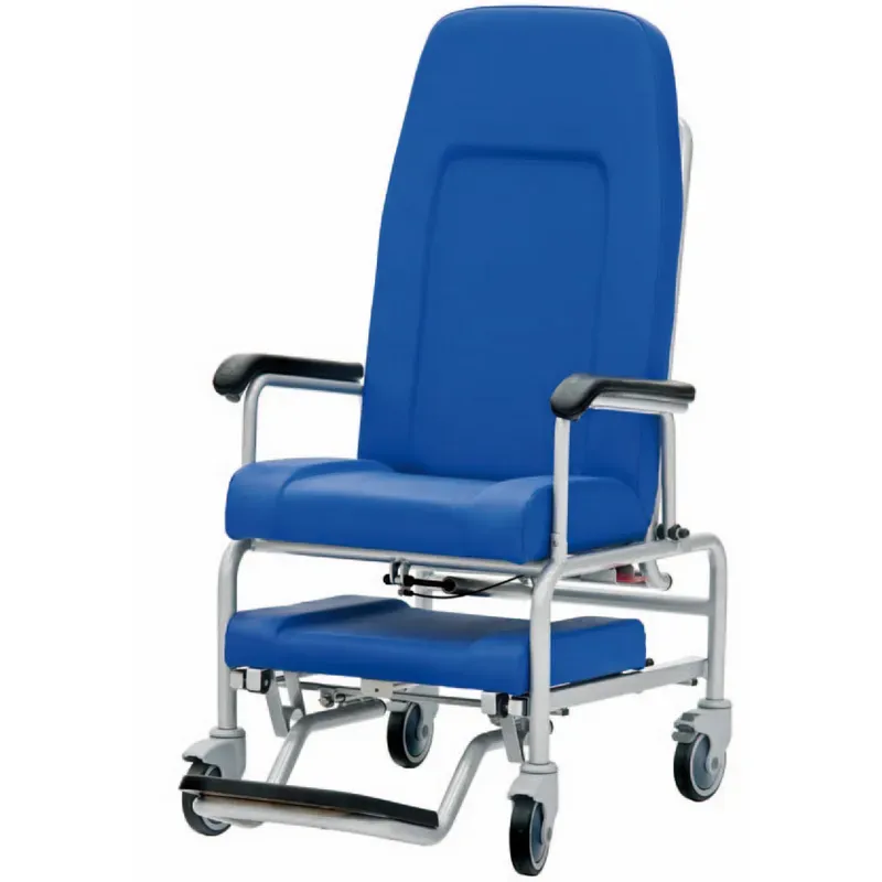Sillón para paciente clínico y geriátrico, con ruedas y reposapiés
