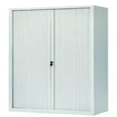 Vitrina con dos puertas correderas de persiana
